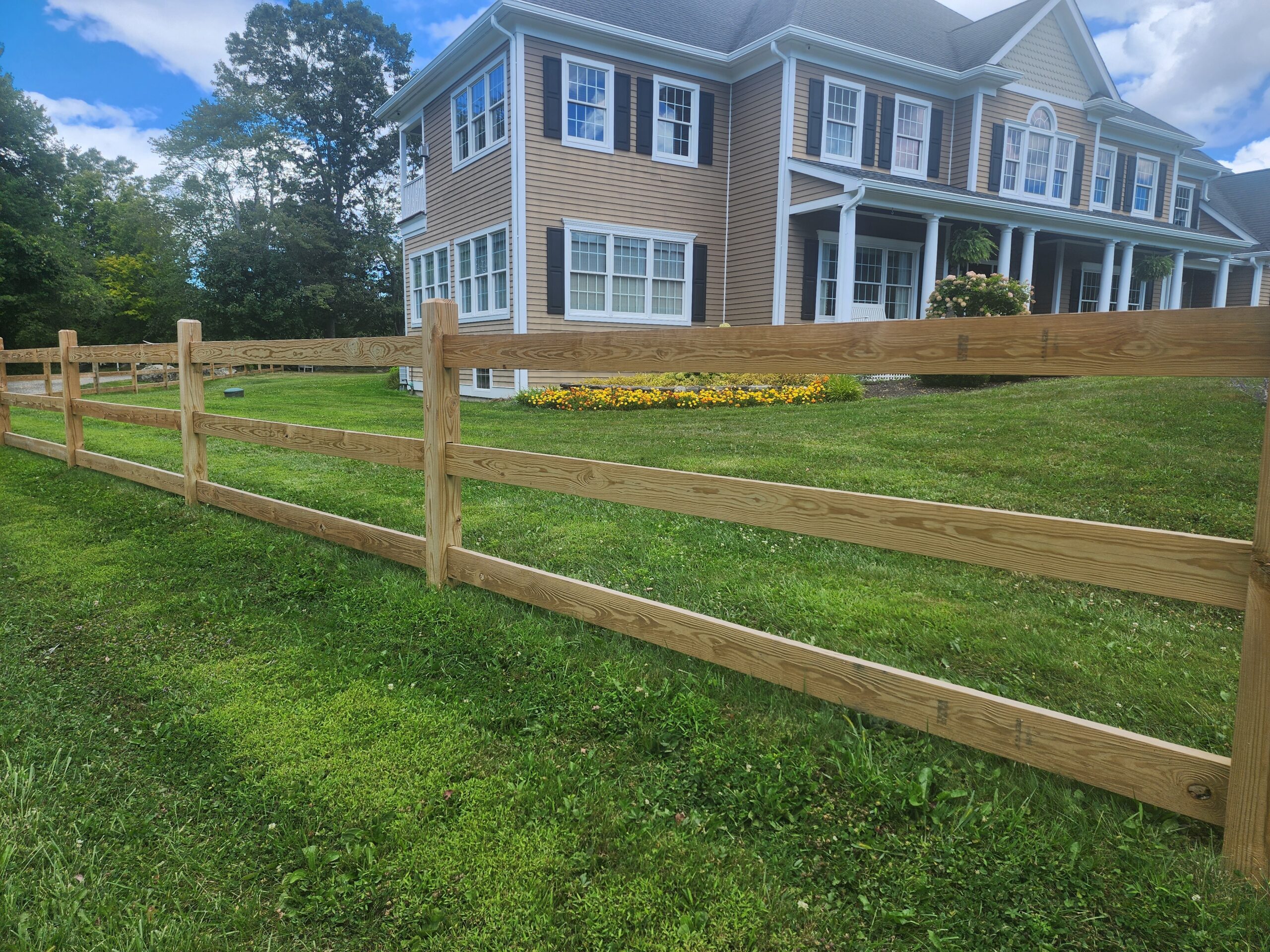 WOOD SPLIT RAIL FENCE 2